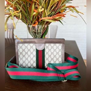 Authentic Gucci GG Supreme Belt Bag/Shoulder/Crossbody Bag with Gucci Dust Bag